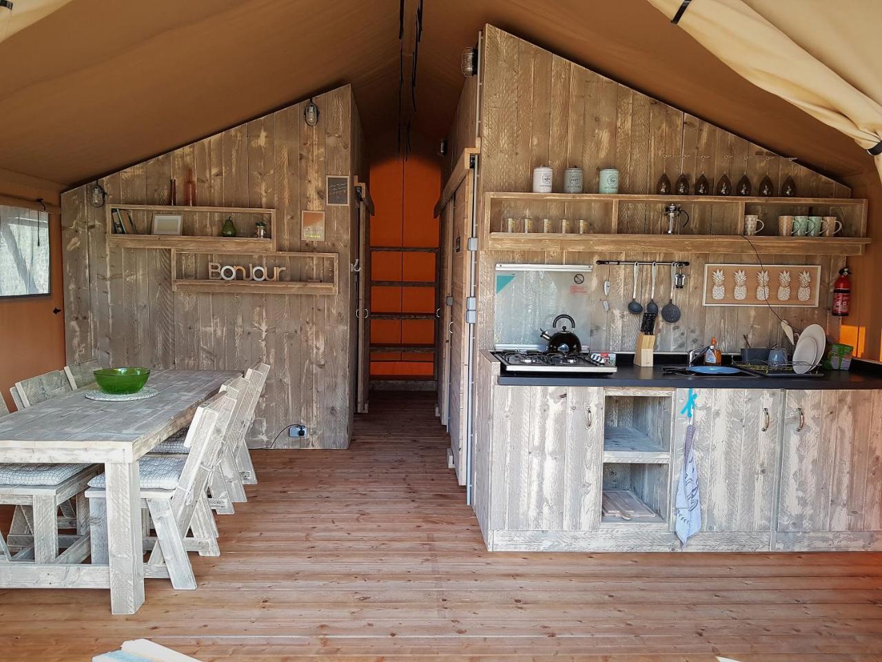 Camping Bois De St Hilaire Chalandray Exterior foto